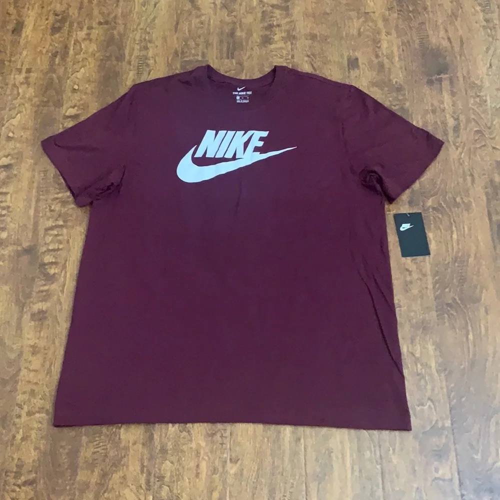 Nike Men’s Short Sleeve Shirt Size XXL